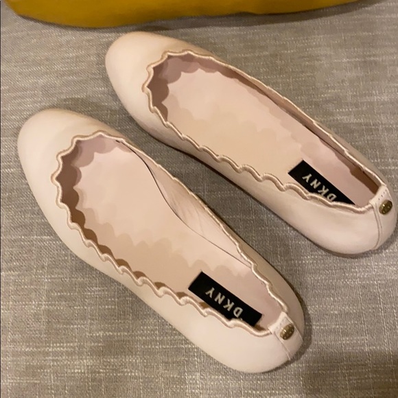 dkny scalloped flats